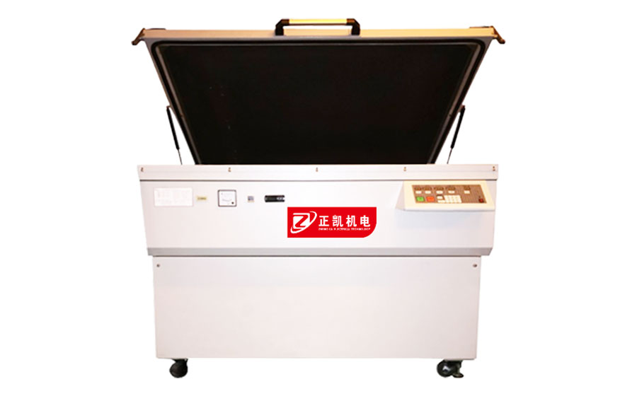 平行光曬版機